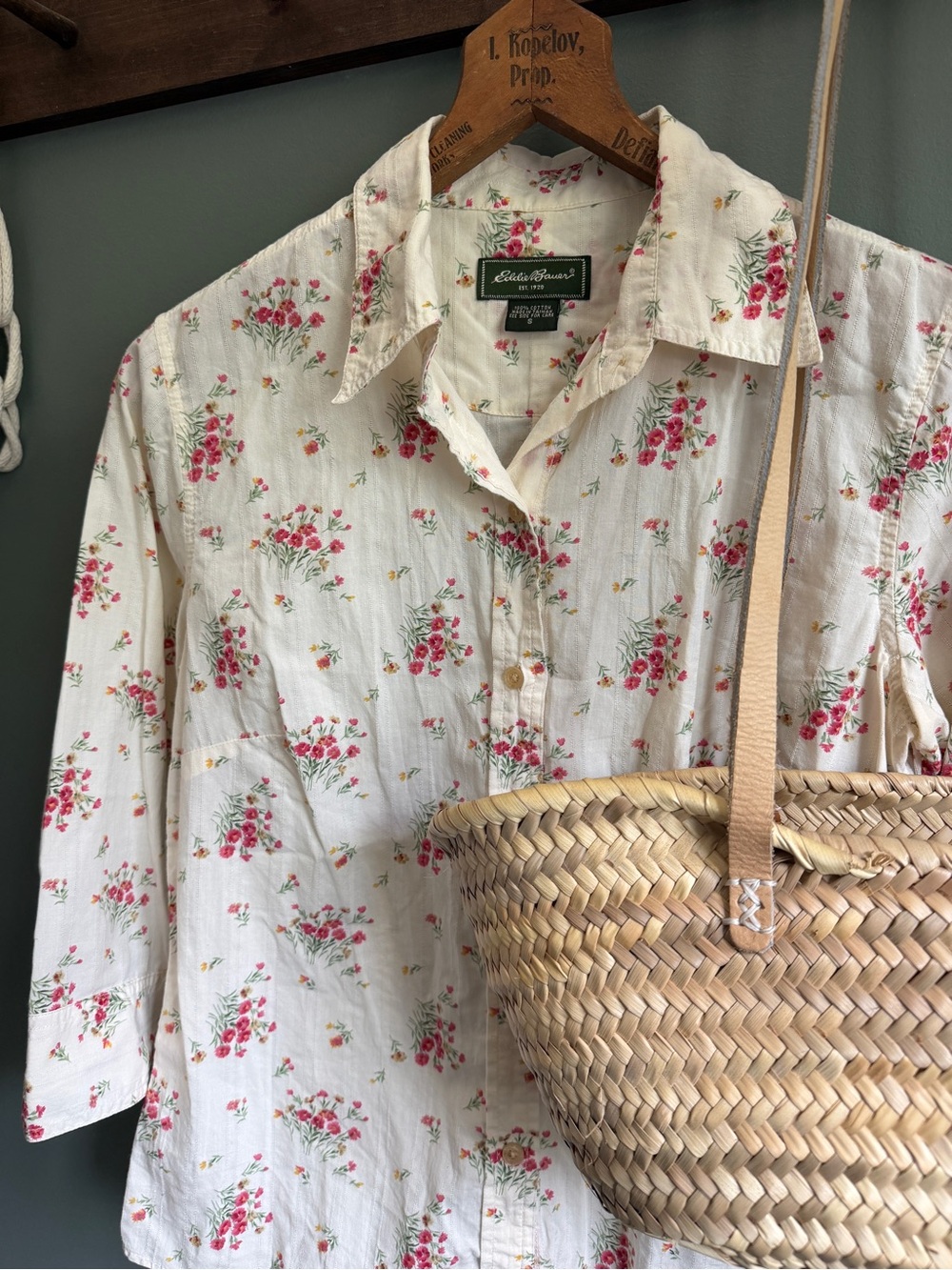 Vintage Eddie Bauer Cotton Floral button down | Size Small - Picture 6 of 6